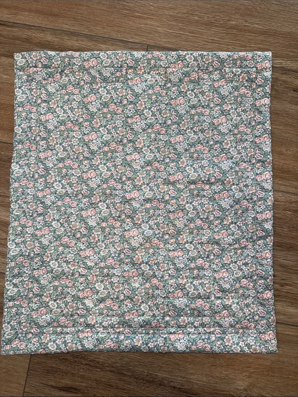 Vintage Handmade Floral Patchwork Quilt Wallhanging in Blue, Pink and Cream